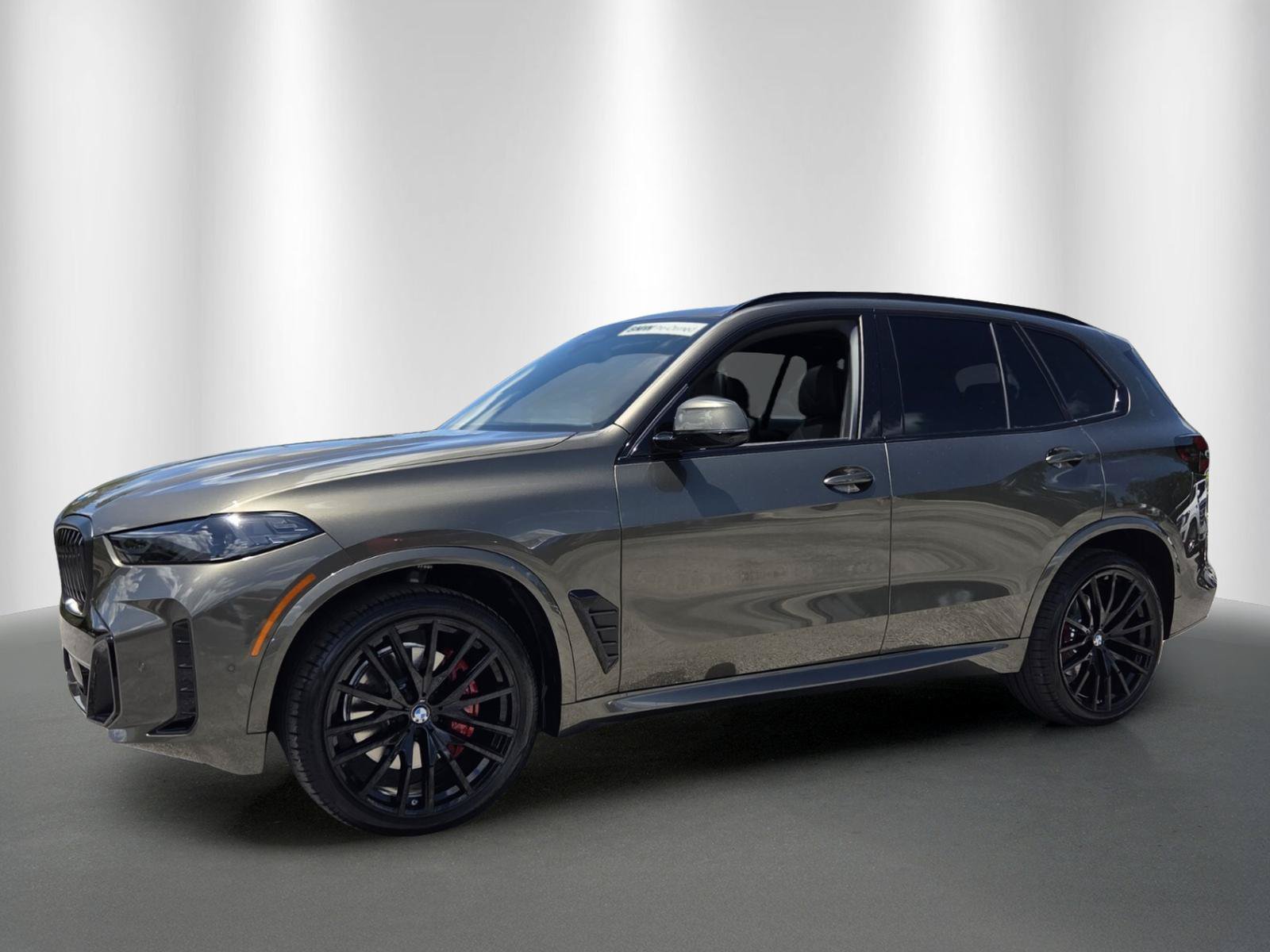 Used 2026 BMW X5 xDrive40i w/ M Sport Package AWD/4WD image 3