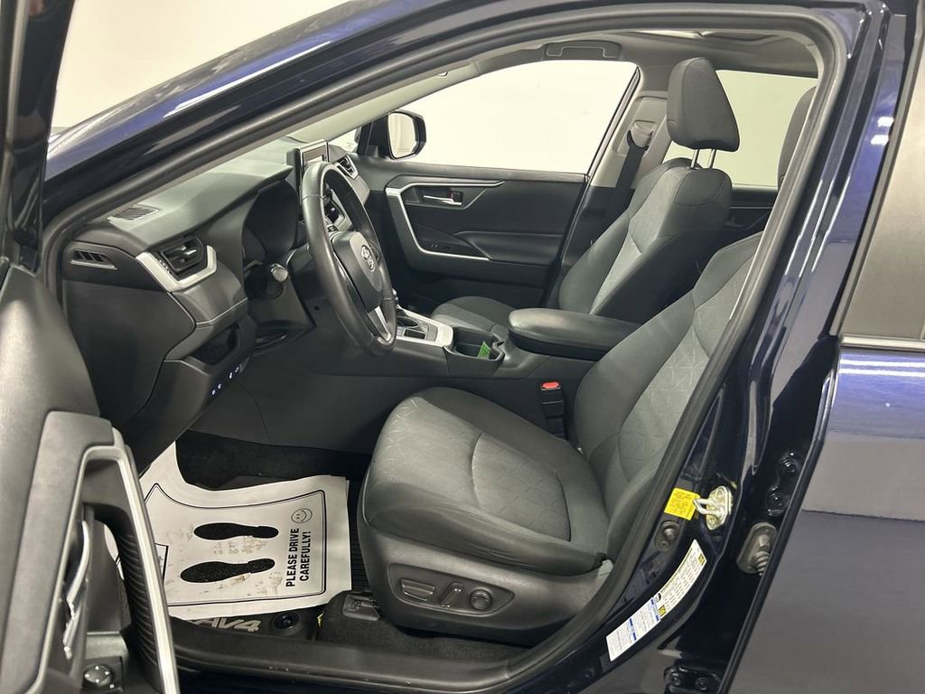 Used 2020 Toyota RAV4 XLE w/ Convenience Package AWD/4WD image 9