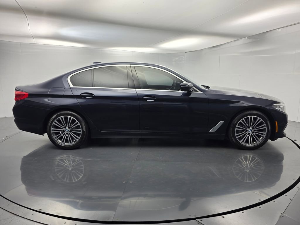 Used 2019 BMW 530i w/ Convenience Package RWD image 3