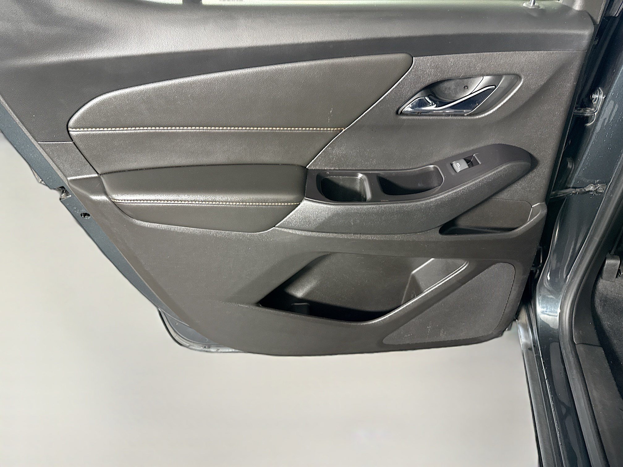 Used 2019 Chevrolet Traverse LT FWD image 26