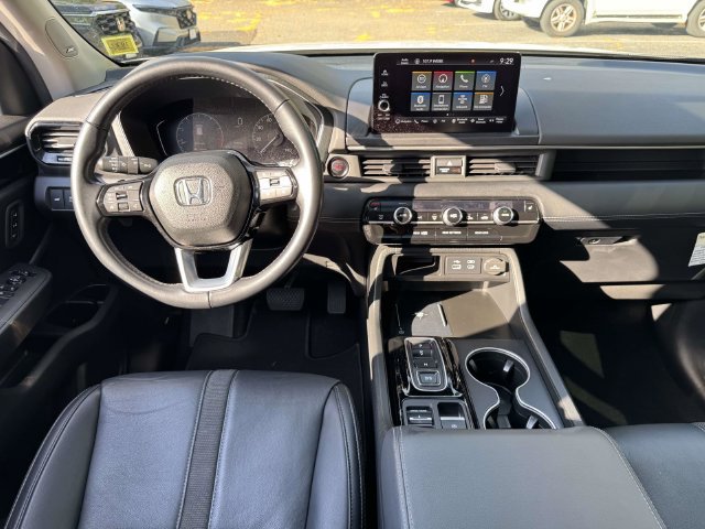 Certified 2024 Honda Pilot Touring image 12