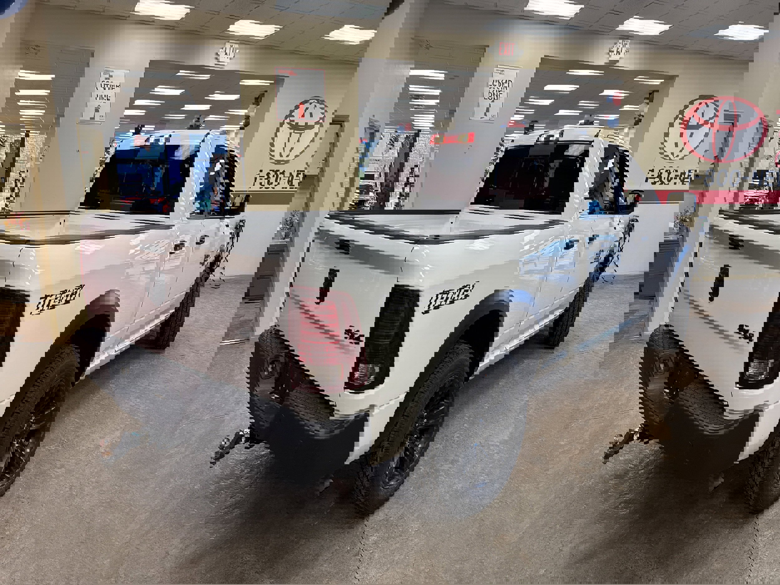 Used 2022 RAM 1500 Classic Warlock w/ Electronics Group image 9