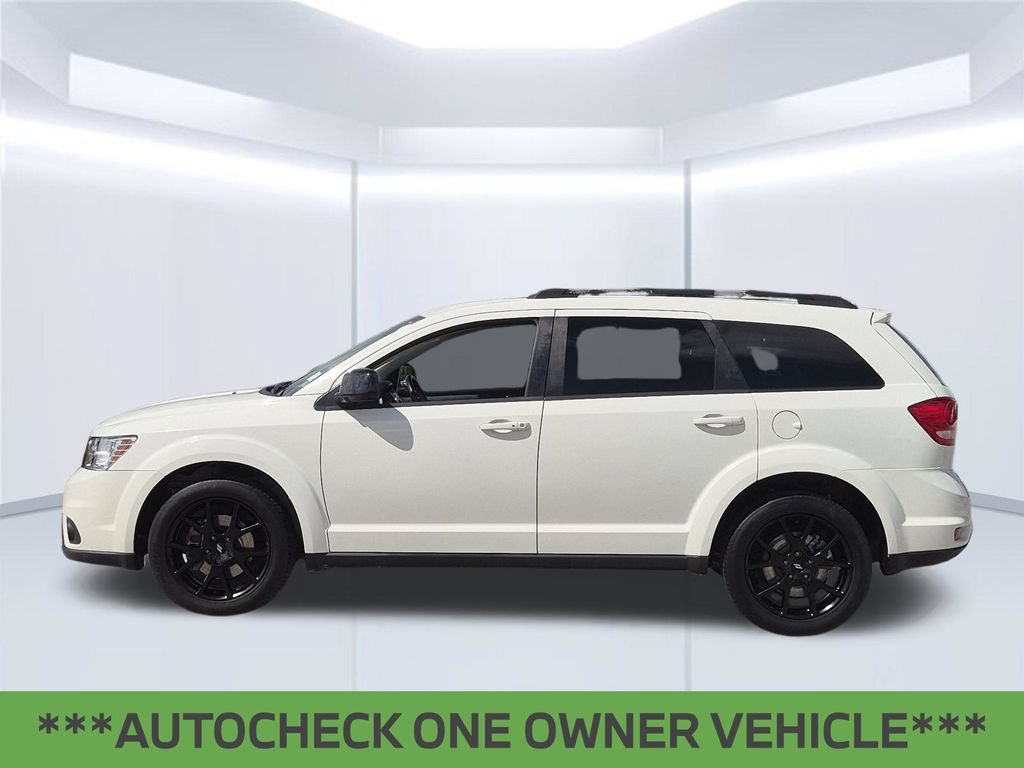 Used 2019 Dodge Journey SE w/ Connectivity Group FWD image 2