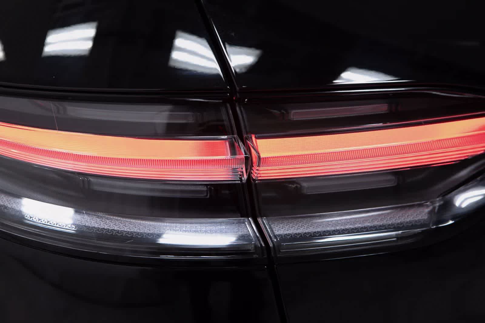 Certified 2026 Porsche Macan Turbo AWD/4WD image 19