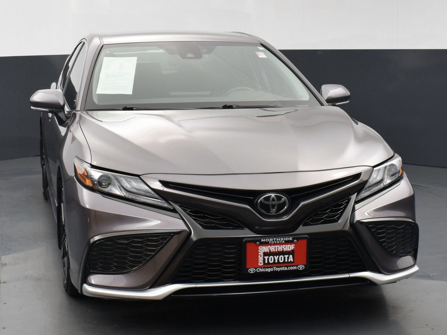 Used 2022 Toyota Camry XSE FWD image 7