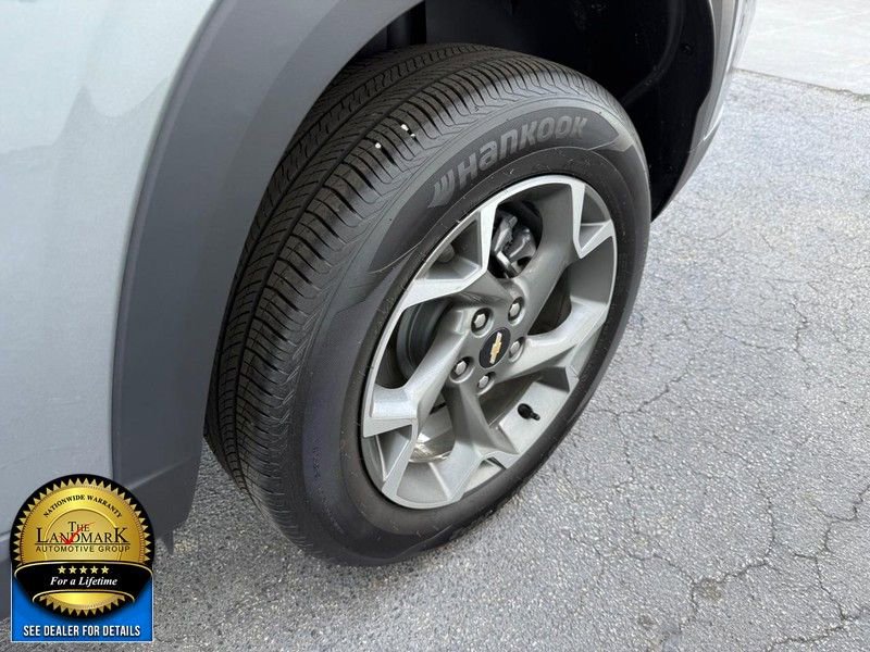 Used 2025 Chevrolet Trax LT image 19