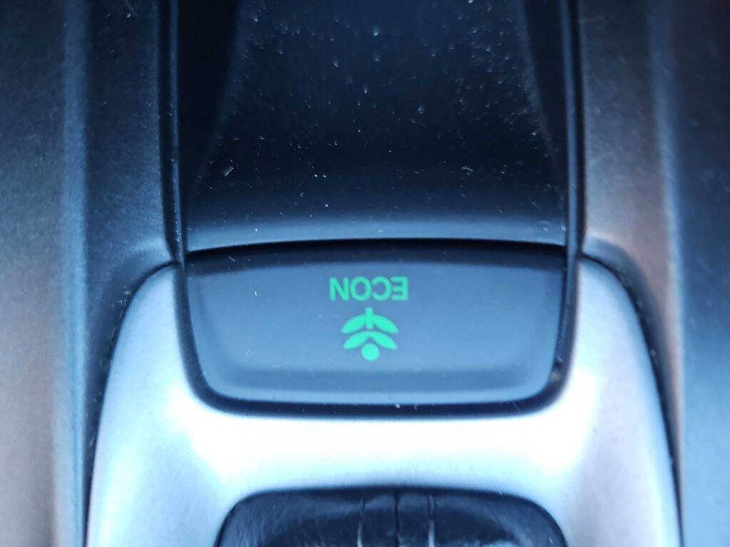 Used 2018 Honda Accord LX image 25