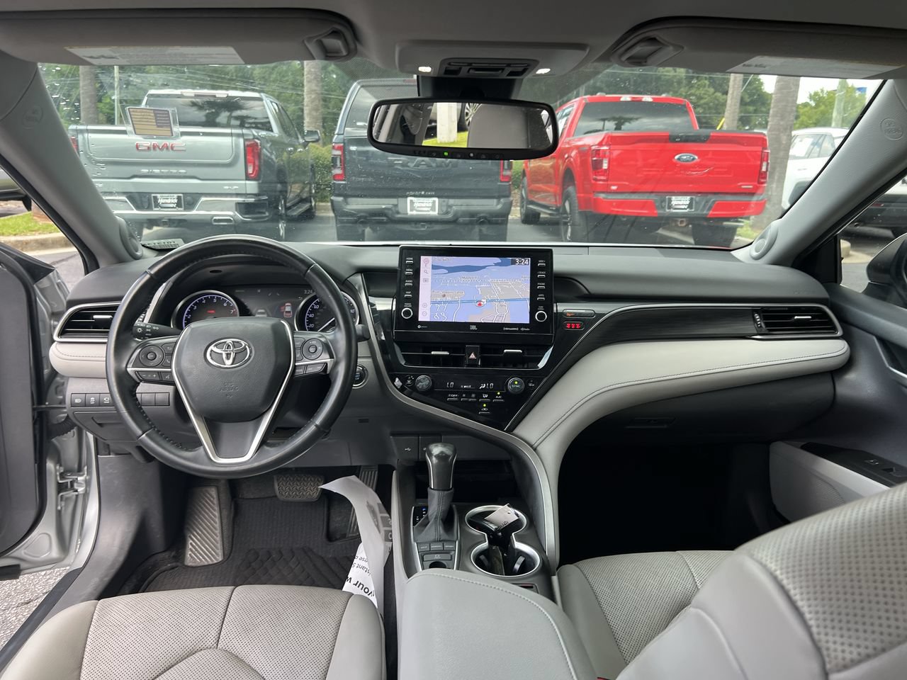 Used 2021 Toyota Camry XLE w/ Navigation Package FWD image 31