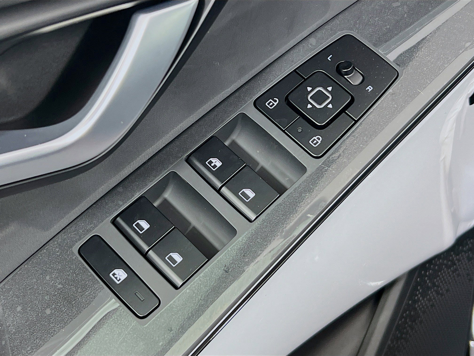 New 2025 Kia Niro EX image 21