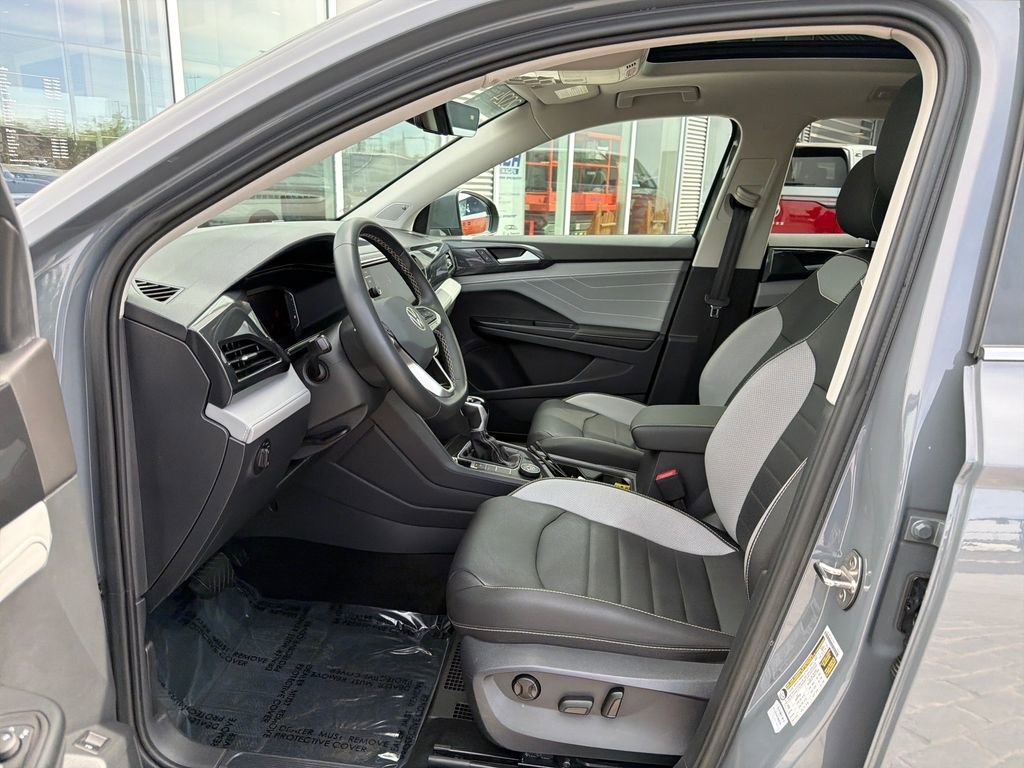 Certified 2024 Volkswagen Taos SEL AWD/4WD image 11