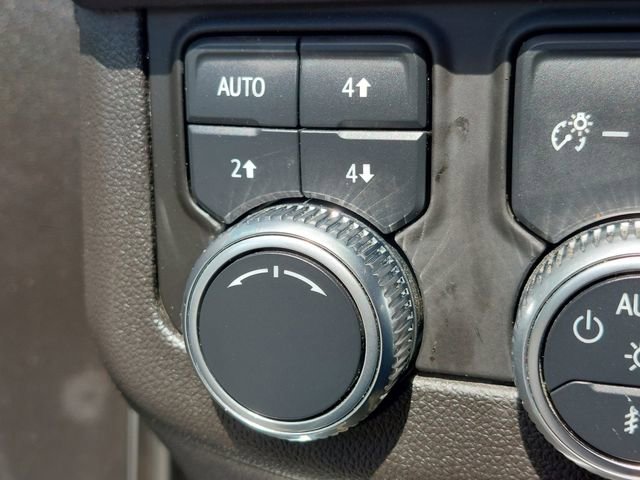 Used 2021 GMC Yukon SLT w/ SLT Luxury Plus Package AWD/4WD image 44