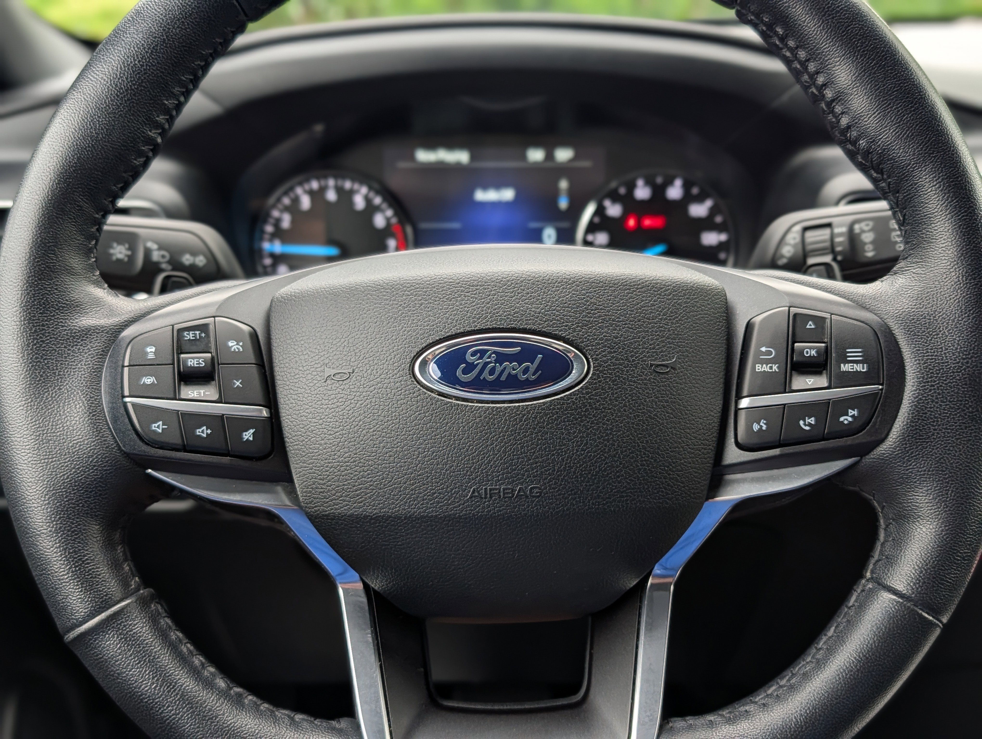 Used 2020 Ford Explorer Limited image 27