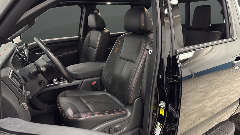 Used 2023 Nissan Titan PRO-4X w/ Pro-4x Convenience Package AWD/4WD image 9