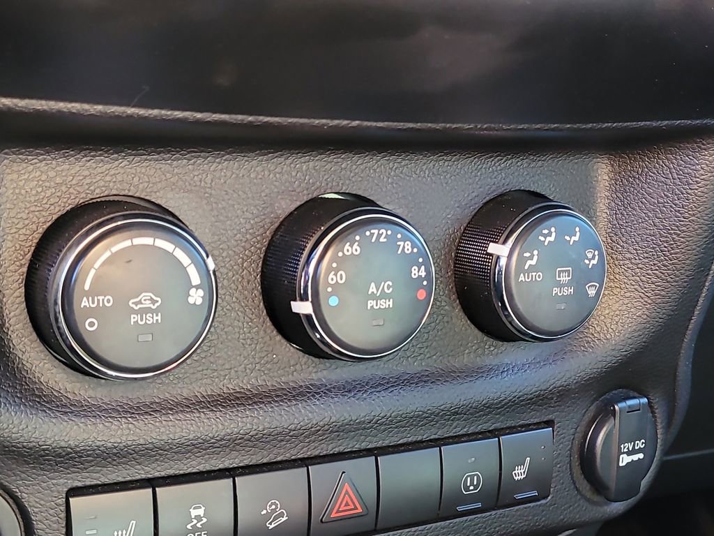 Used 2017 Jeep Wrangler Unlimited Rubicon image 21