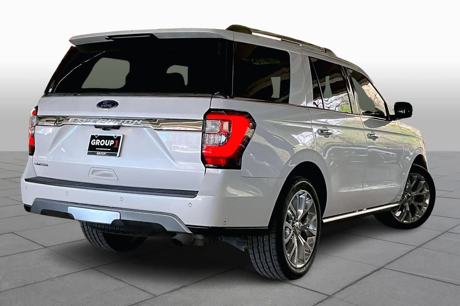 Used 2019 Ford Expedition Limited w/ Equipment Group 302A RWD image 12