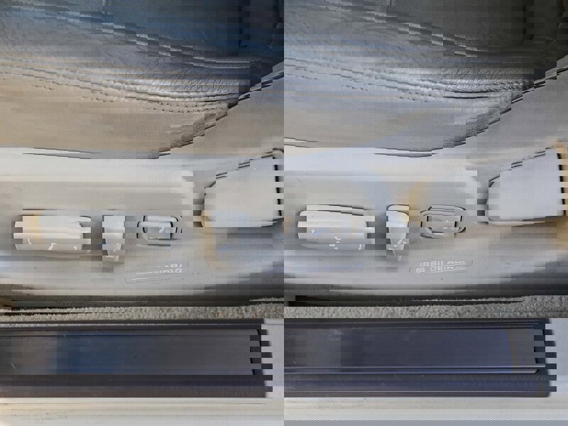 Used 2003 Lexus SC 430 Convertible image 32