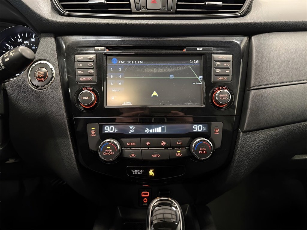 Used 2017 Nissan Rogue SV w/ Sun & Sound Touring Package image 24