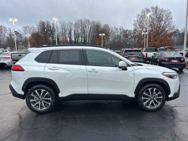 Used 2023 Toyota Corolla Cross XLE image 4