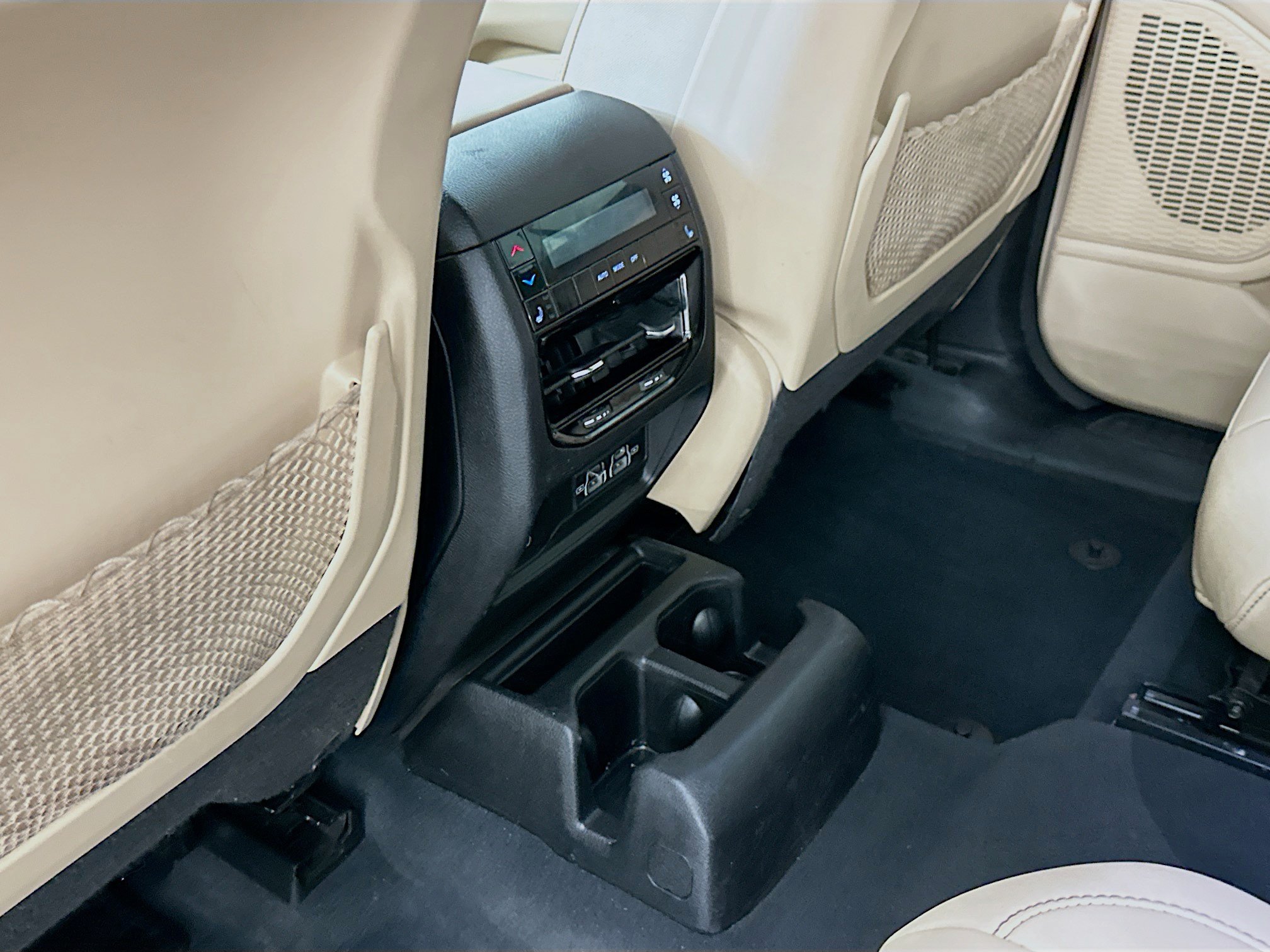 Used 2023 Jeep Grand Cherokee L Limited w/ Luxury Tech Group II AWD/4WD image 28
