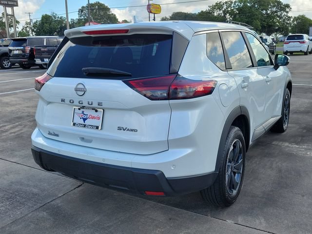 Used 2024 Nissan Rogue SV AWD/4WD image 3