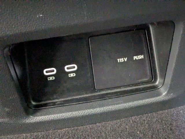 Used 2024 Volkswagen Atlas SE image 25