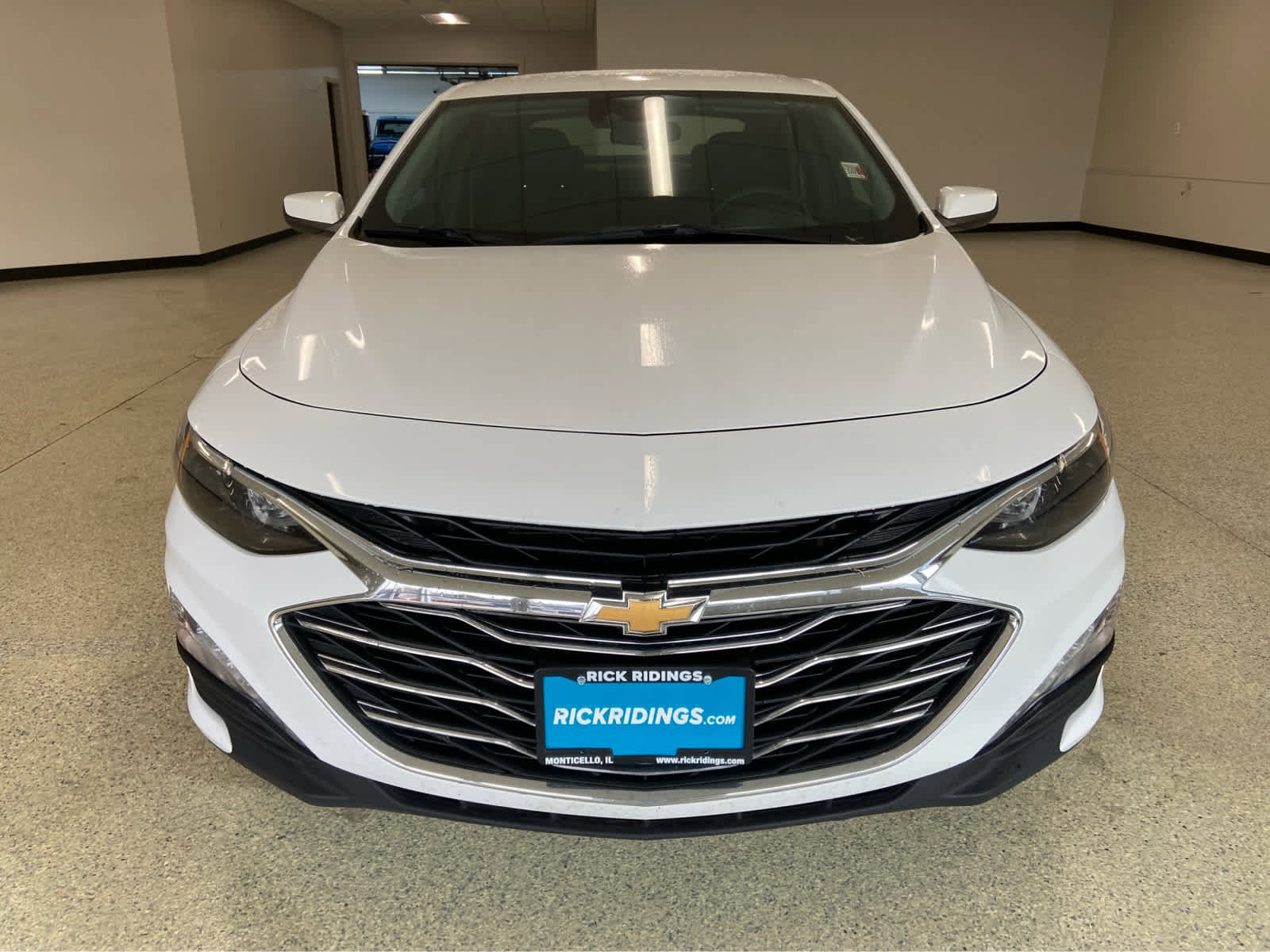 Used 2024 Chevrolet Malibu LT image 2