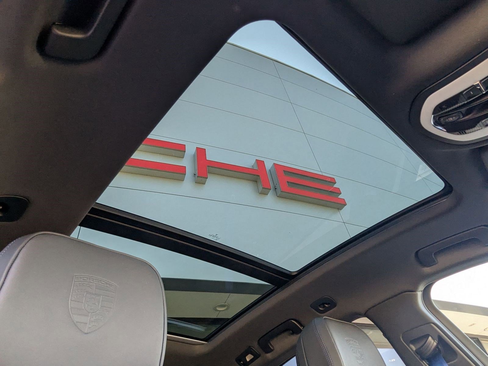 New 2026 Porsche Macan image 27