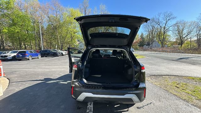 Used 2025 Volkswagen Tiguan SE AWD/4WD image 38