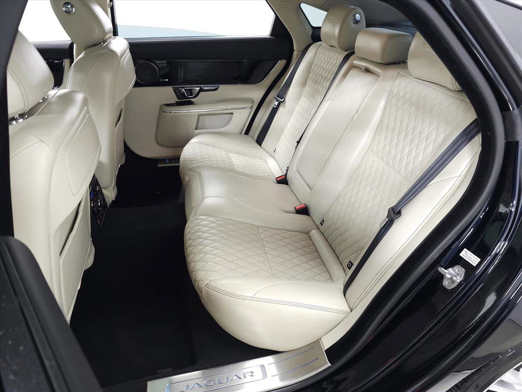 Used 2016 Jaguar XJ L Portfolio image 32