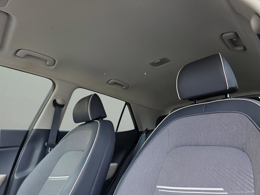 Certified 2024 Hyundai Venue Limited image 19