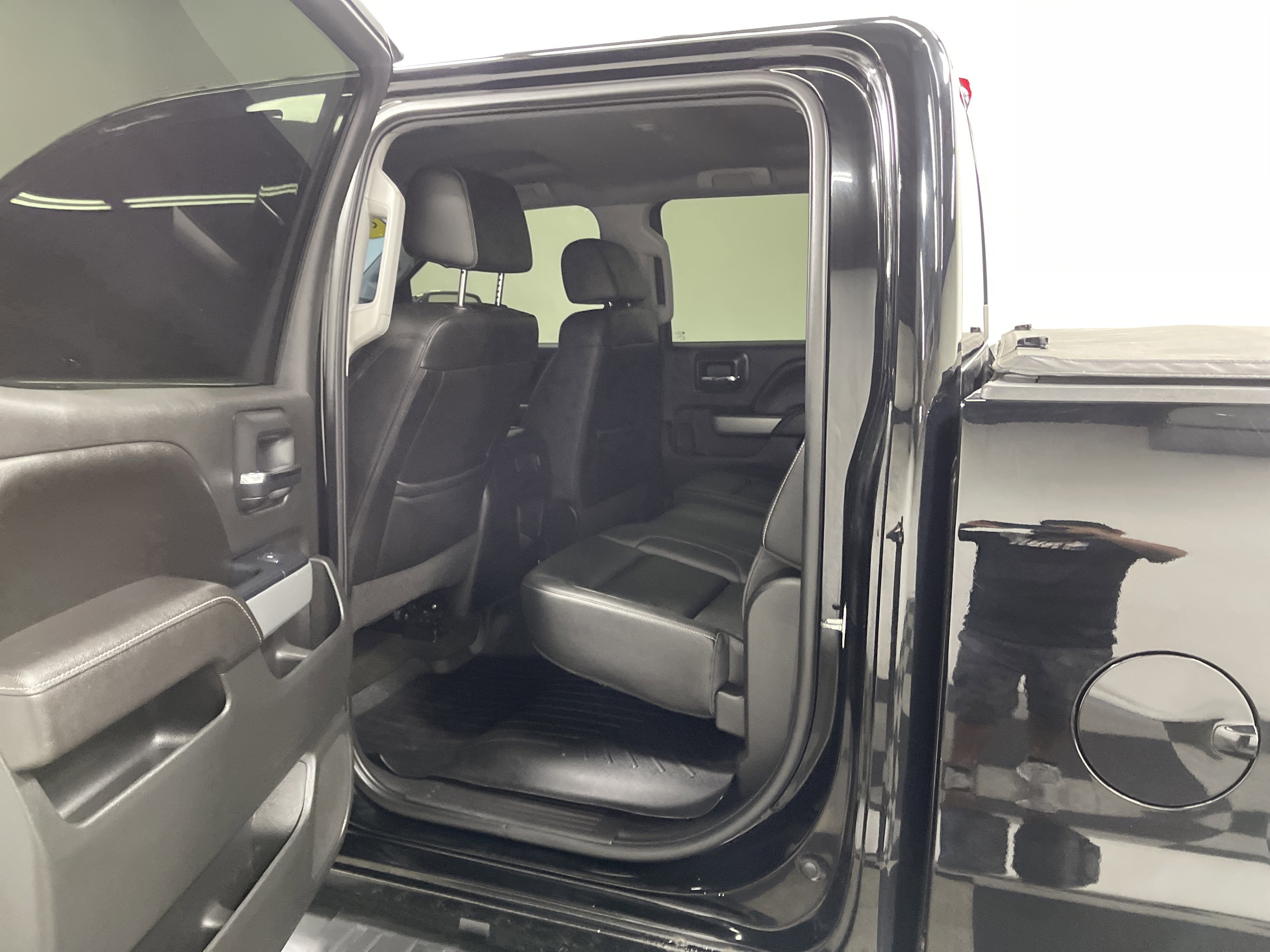 Used 2017 Chevrolet Silverado 1500 LTZ Z71 w/ LTZ Plus Package image 13