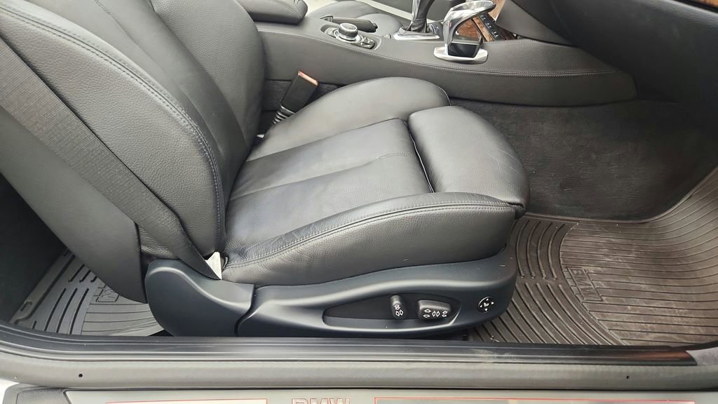 Used 2010 BMW 650i Convertible RWD image 47