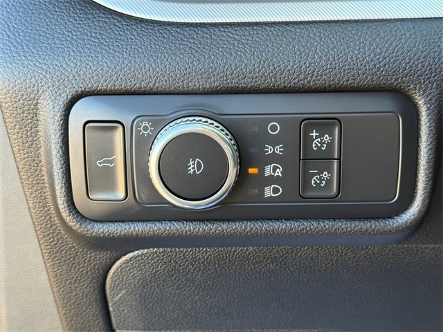 Used 2022 Ford Explorer XLT w/ Equipment Group 202A image 24