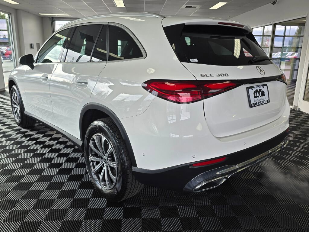 Used 2024 Mercedes-Benz GLC 300 4MATIC image 6