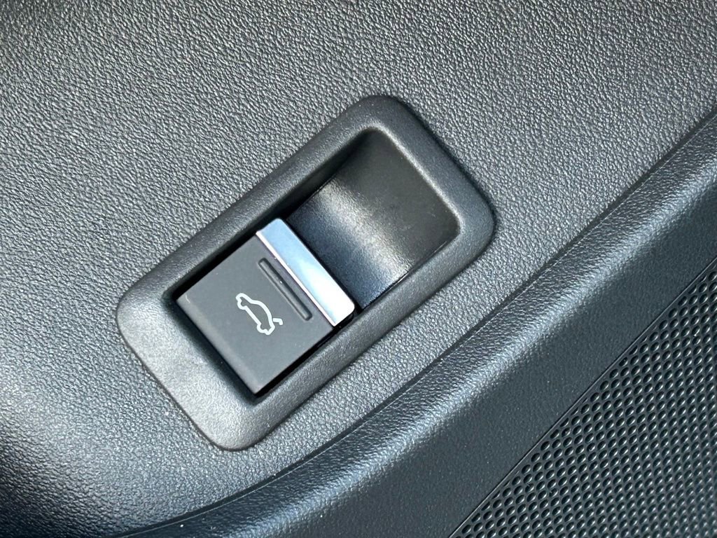 Used 2023 Audi Q4 e-tron Premium w/ Convenience Package image 61