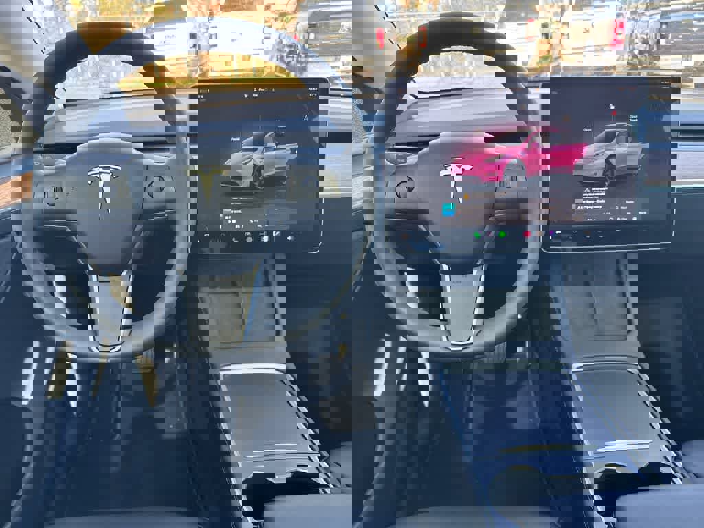 Used 2023 Tesla Model Y Long Range image 20