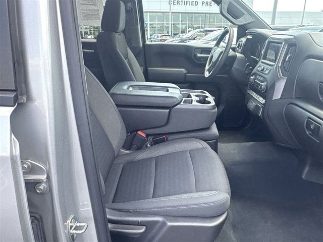 Certified 2022 Chevrolet Silverado 1500 Custom Trail Boss w/ LPO, Dark Essentials Package AWD/4WD image 26