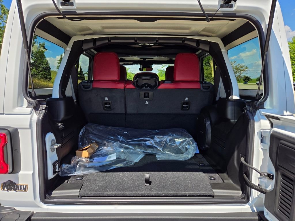 New 2024 Jeep Wrangler Unlimited Rubicon 392 image 29