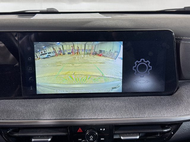 Certified 2025 Nissan Kicks SV AWD/4WD image 11
