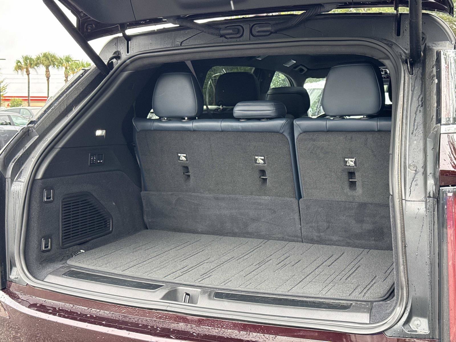 Certified 2025 Cadillac Escalade IQ Luxury 2 w/ LPO, Premium Carpet Package AWD/4WD image 28