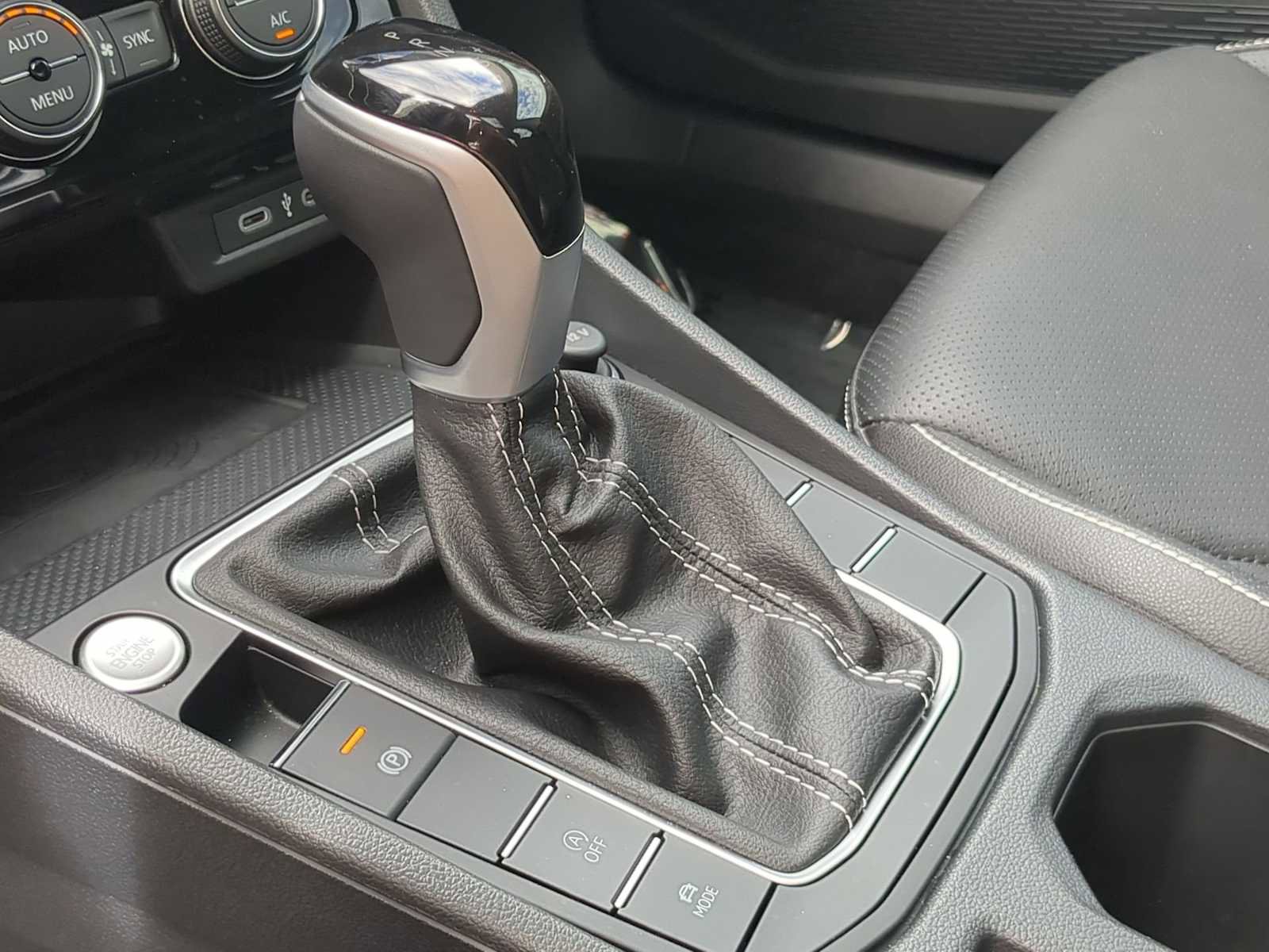 Used 2024 Volkswagen Jetta SEL image 34