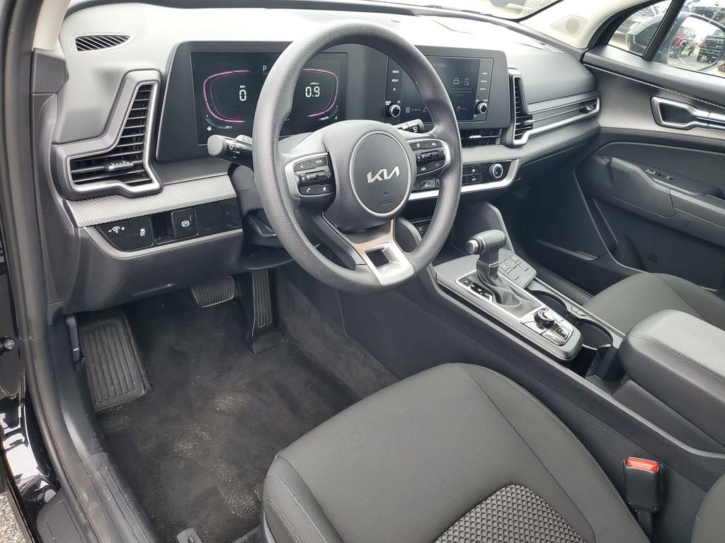 Used 2024 Kia Sportage LX image 6