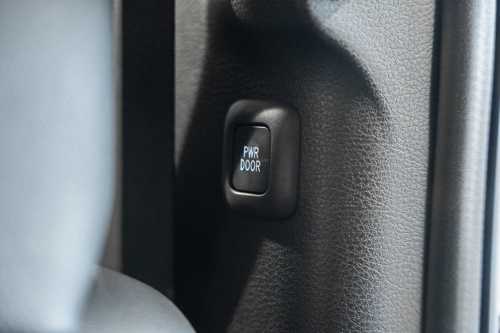 New 2026 Toyota Sienna XLE Woodland Edition AWD/4WD image 39