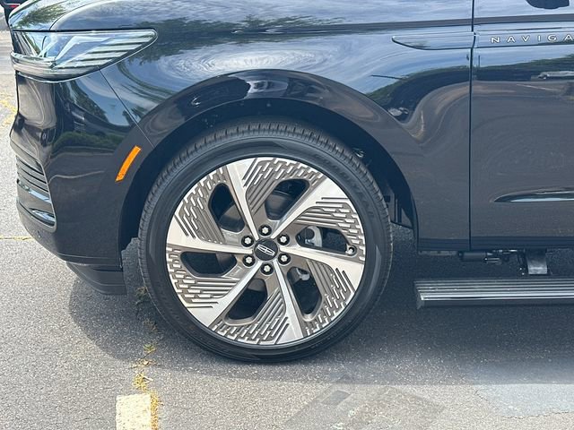 New 2026 Lincoln Navigator Black Label AWD/4WD image 12