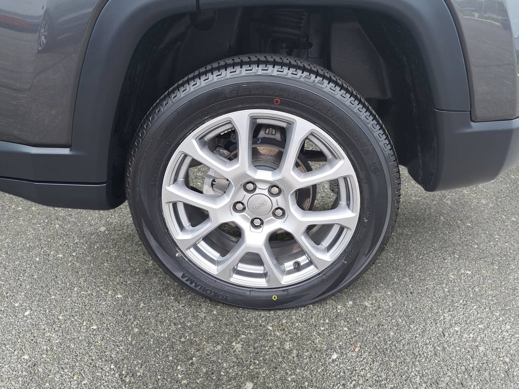 Certified 2022 Jeep Compass Latitude AWD/4WD image 31