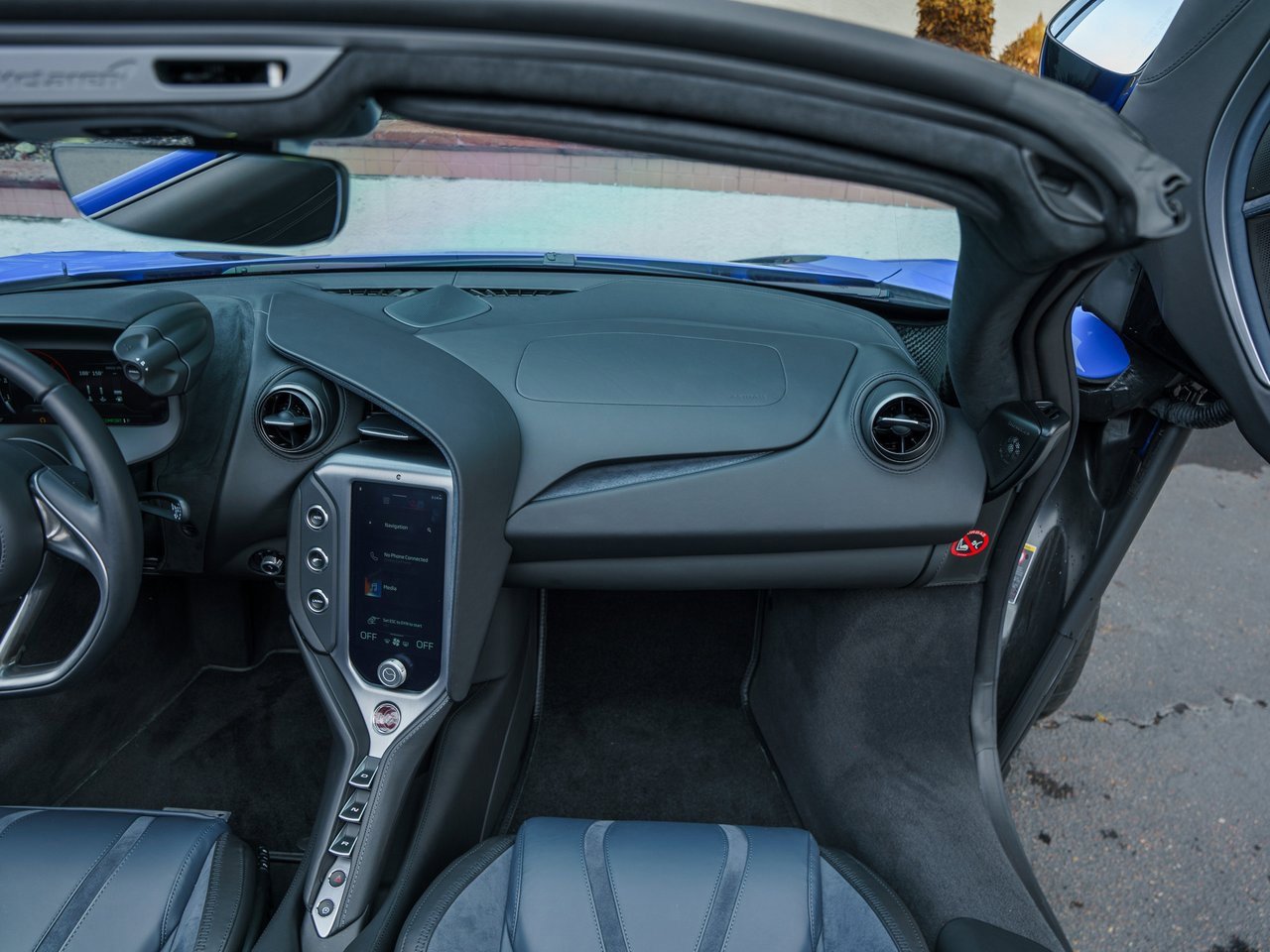 Used 2024 McLaren 750S Spider image 19