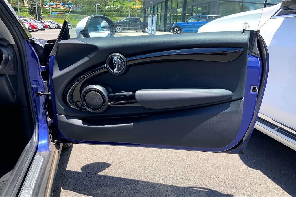 Used 2019 MINI Cooper 2-Door Hardtop w/ Signature Upholstery Package FWD image 21