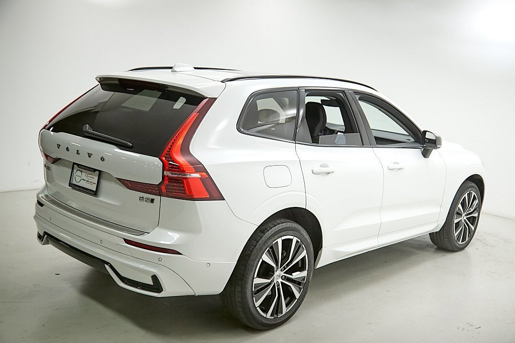 Certified 2023 Volvo XC60 B5 Plus w/ Protection Package Premier image 9