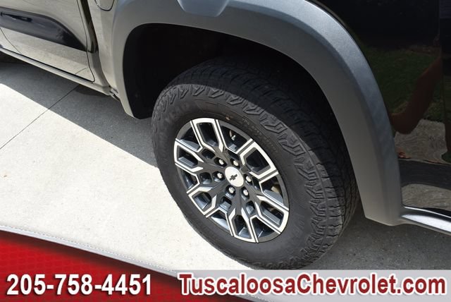Used 2024 Chevrolet Colorado Z71 w/ Z71 Convenience Package 2 AWD/4WD image 14