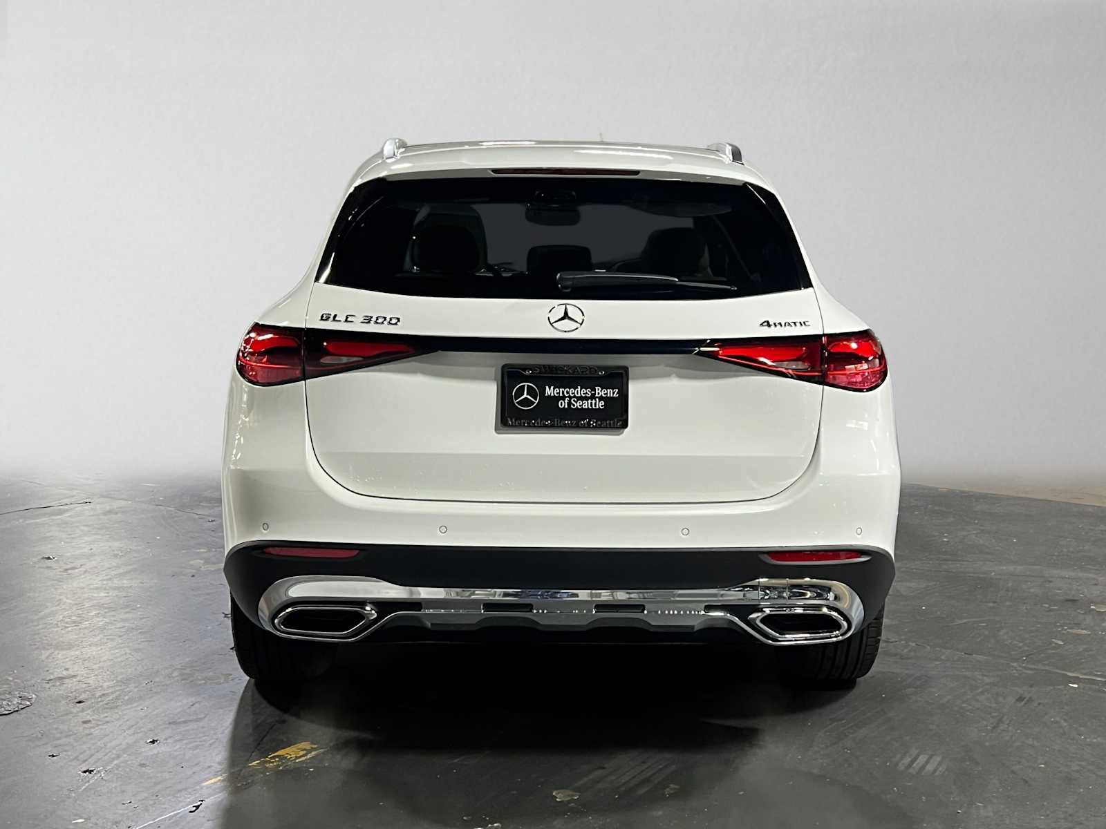 Used 2026 Mercedes-Benz GLC 300 4MATIC image 4